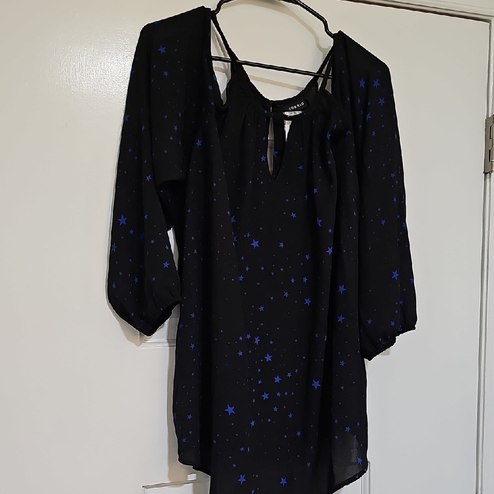 Torrid Black Asymmetrical 3/4 Sleeve Blouse